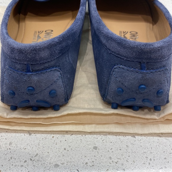 Fetching Ferragamo Blue Suede Driver Moccasin Loafer Flats - Picture 5 of 10